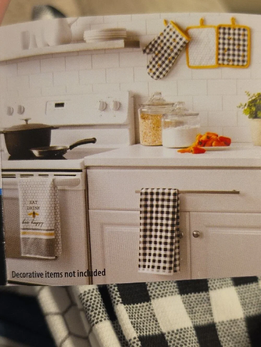 Mainstays 5pc  Black & White Check Pot Holder and Towel Set with Bee NWT